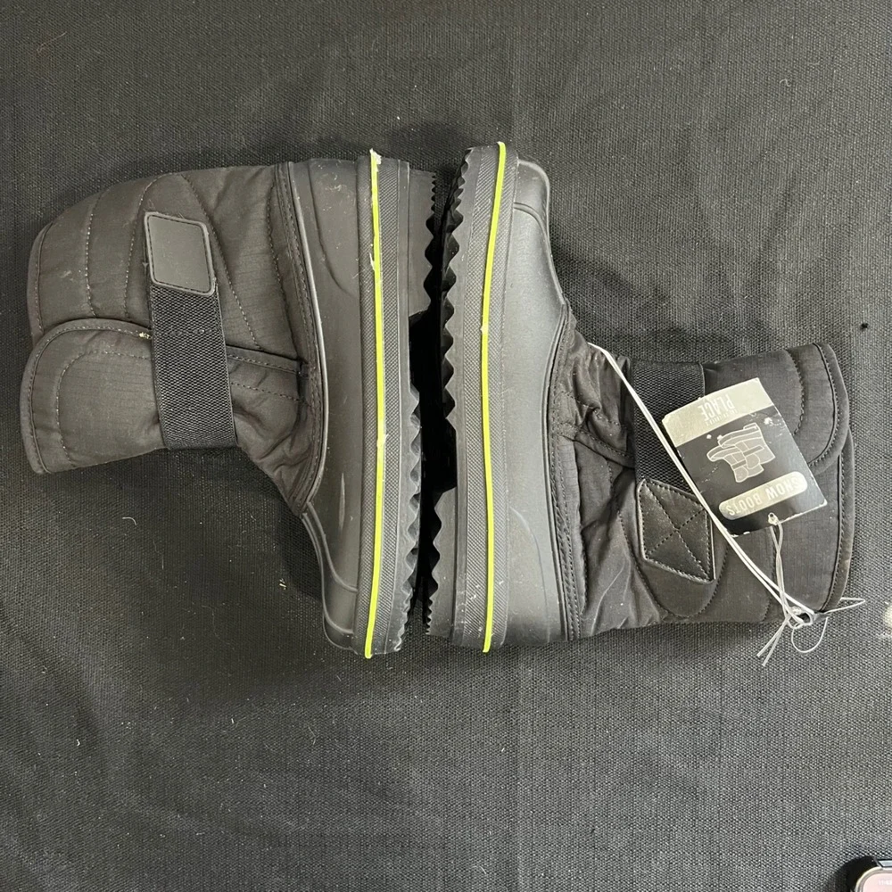 The Childrens Place Kids Black Snow Boots Neon Green Trim Size 4 3002219